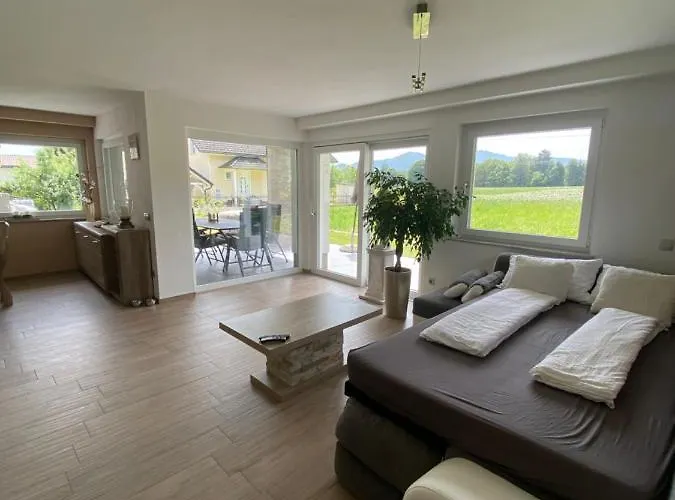 Hisa Helena クラーニ